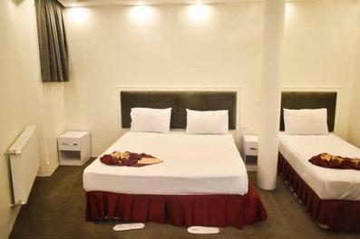 اتاق 3 تخته هتل خورشید مشهد