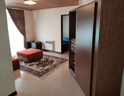 درب ورودی اتاق مبله