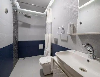 سرویس بهداشتی و حمام