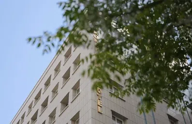 نمای هتل آپارتمان شکوه ایمان مشهد از نزدیک