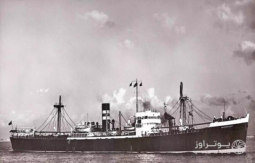 عکسی سیاهوسفید از کشتی یونانی کیش کشتی یونانی کیش؛ مهمان ناخوانده خلیج فارس!