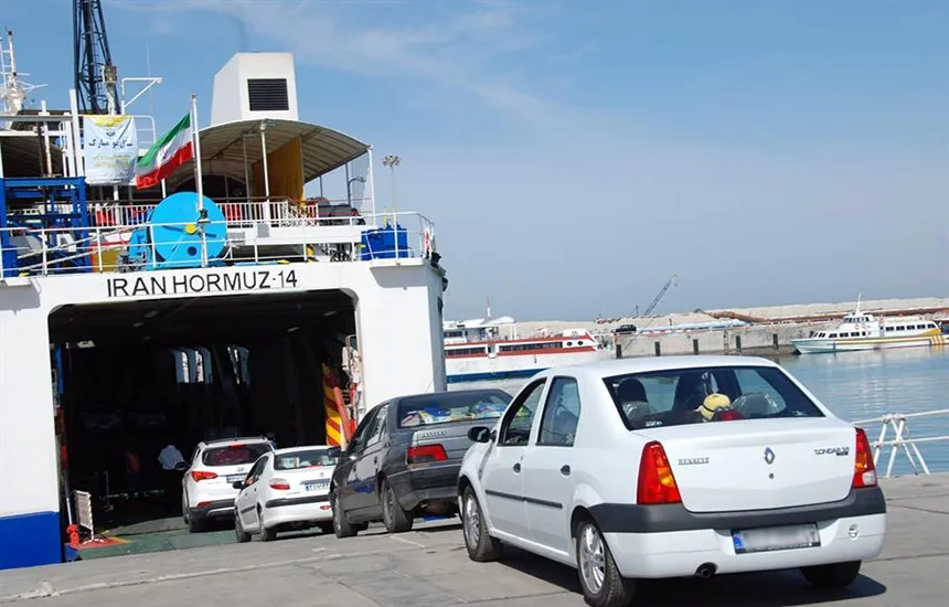 ماشینها درحال ورود به لندینگ کرافت کیش