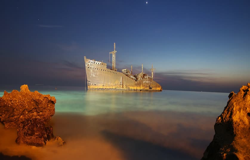 ساحل کشتی یونانی بهترین ساحل کیش برای عکاسی؛ از کشتی یونانی تا درختان نارگیل