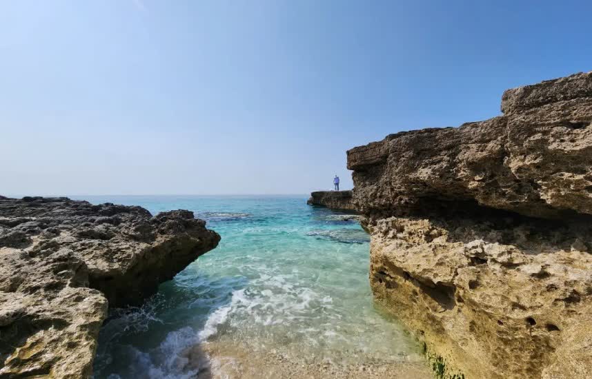 جزیره هندورابی بهترین ساحل کیش برای عکاسی؛ از کشتی یونانی تا درختان نارگیل