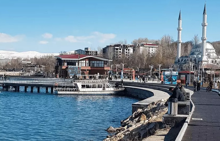 فاصله تهران تا وان؛ مسیرها، زمان و روشهای سفر