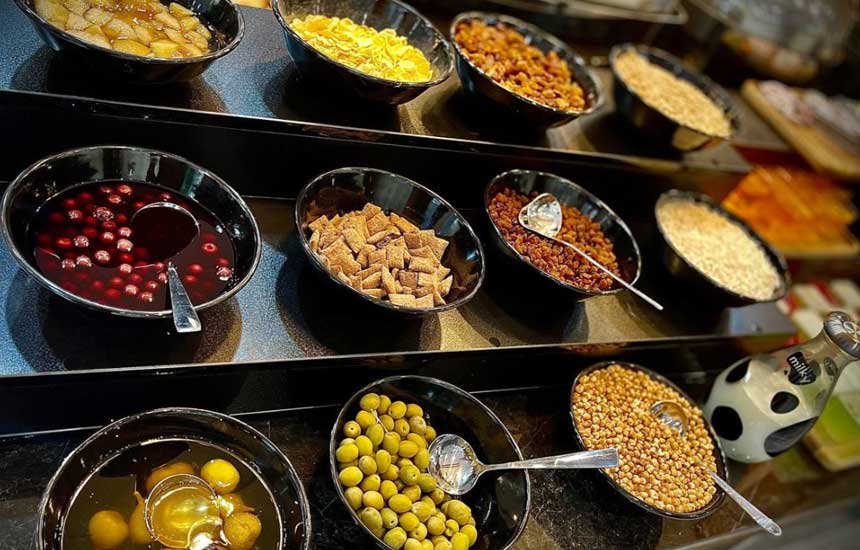 رستوران های سلف سرویس تهران؛ تنوع غذا و تجربه عالی